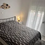Feels Like Cozy & Close To The Center *