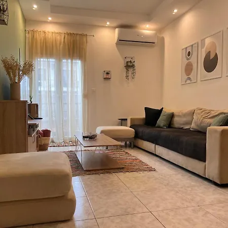 Feels Like Cozy & Close To The Center *