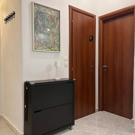 Apartment Feels Like Cozy & Close To The Center