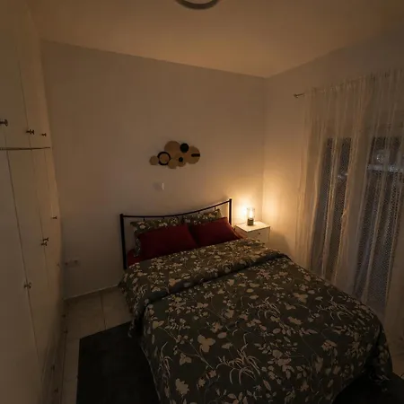 Feels Like Cozy & Close To The Center Szaloniki