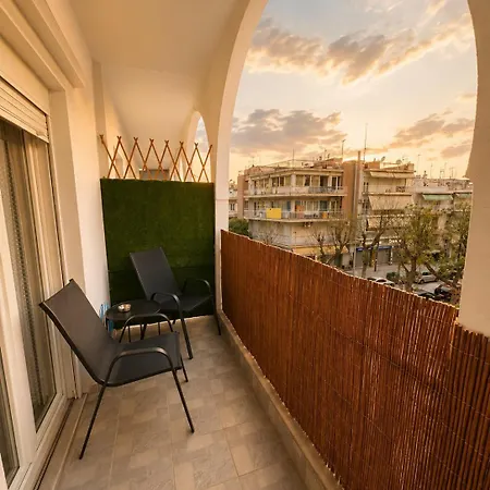شقة Feels Like Cozy & Close To The Center *